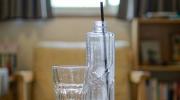 使用电子烟后多喝水有必要吗？补水与喉咙舒适度